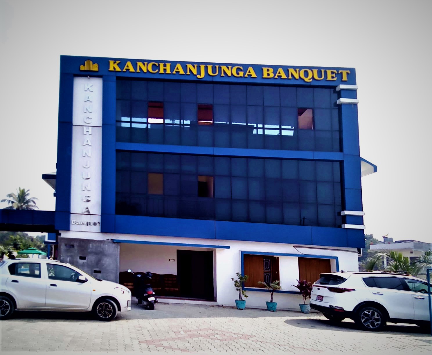 Kanchanjunga Banquet